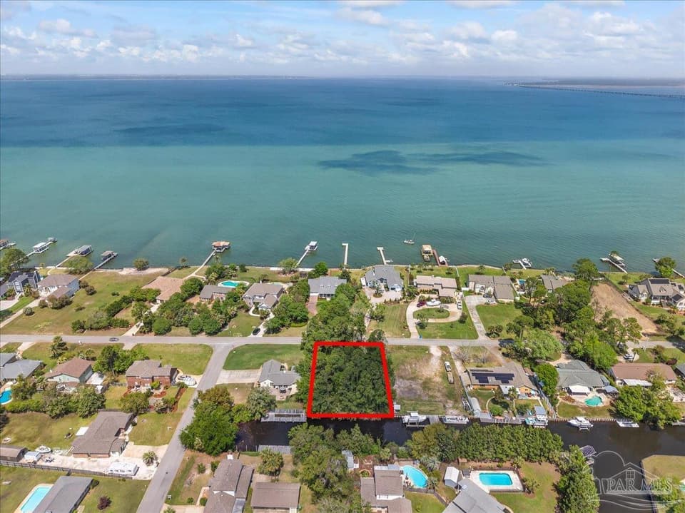 2943 Coral Strip Pkwy, Gulf Breeze FL 32563 photo 1