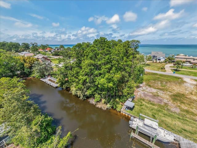 2943 Coral Strip Pkwy, Gulf Breeze FL 32563 photo 10