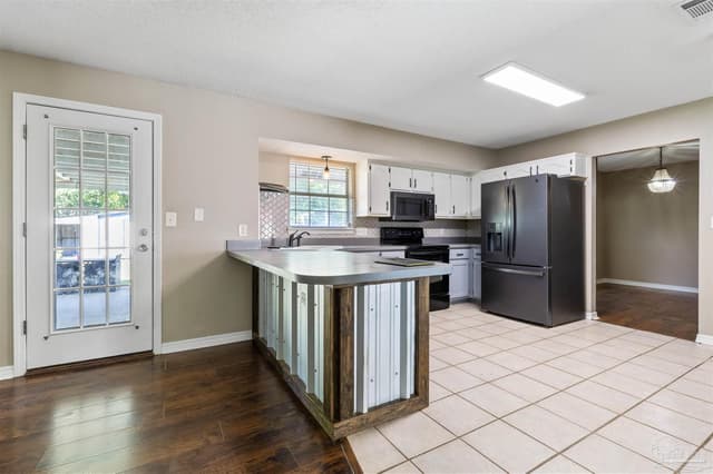 6059 Gillette Dr, Milton FL 32570 photo 5
