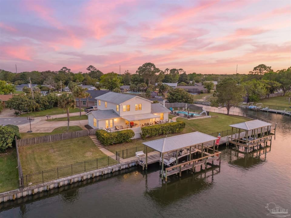 1044 Aquamarine Dr, Gulf Breeze FL 32563 photo 1