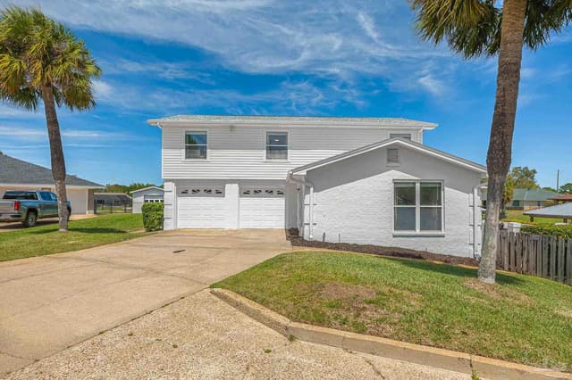 1044 Aquamarine Dr property photo