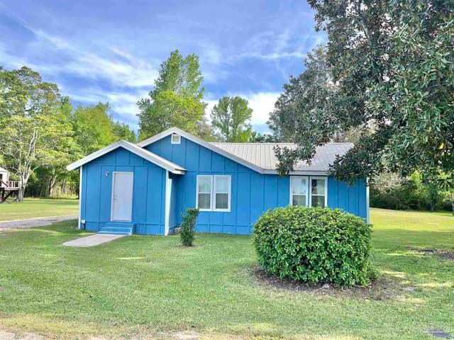 102 Avenue A property photo