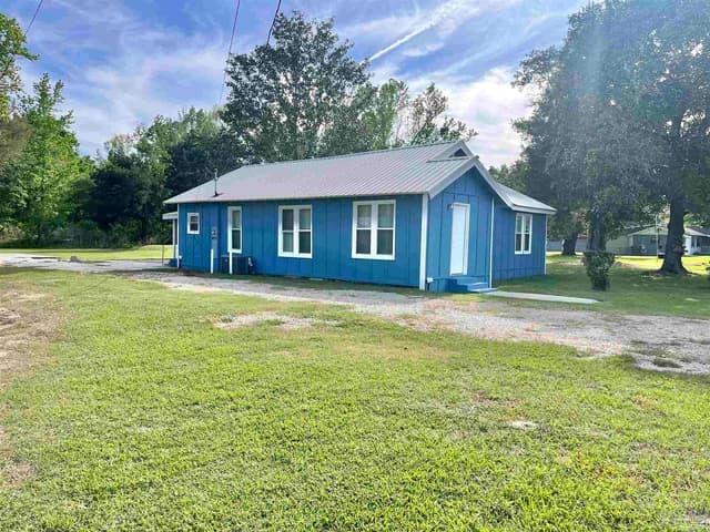 102 Avenue A property photo