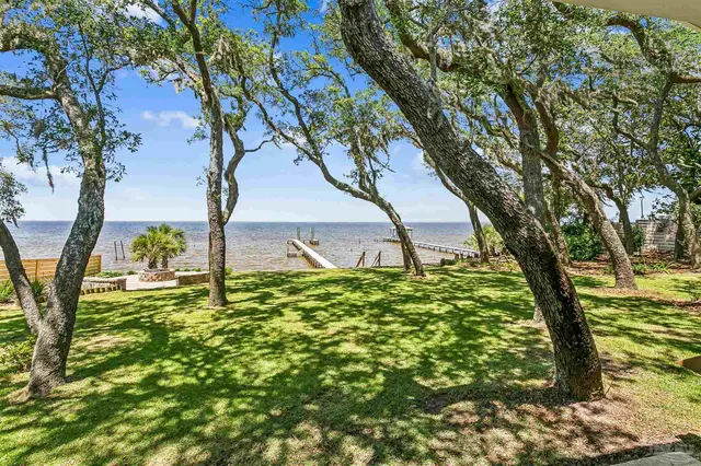 4536 Hickory Shores Blvd property photo