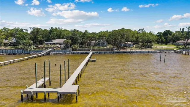 4536 Hickory Shores Blvd property photo