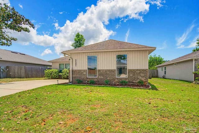 5597 Peach Dr, Pace FL 32571 photo 3