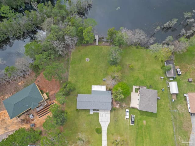 4719 Wildwood Dr, Milton FL 32570 exterior