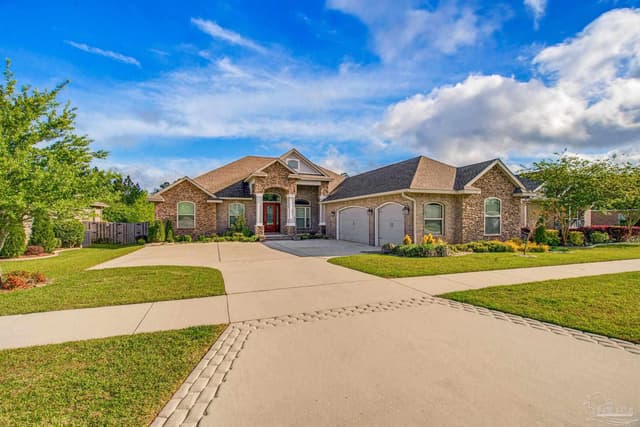 5871 Huntington Creek Blvd, Pensacola FL 32526 exterior