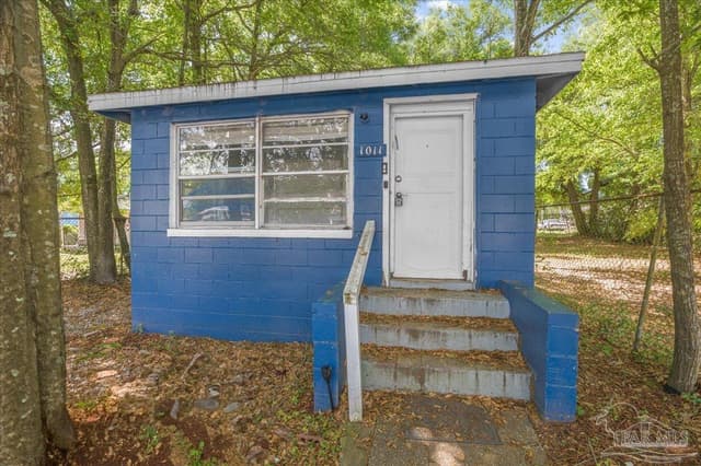 1011 W Hatton St, Pensacola FL 32526 photo 2