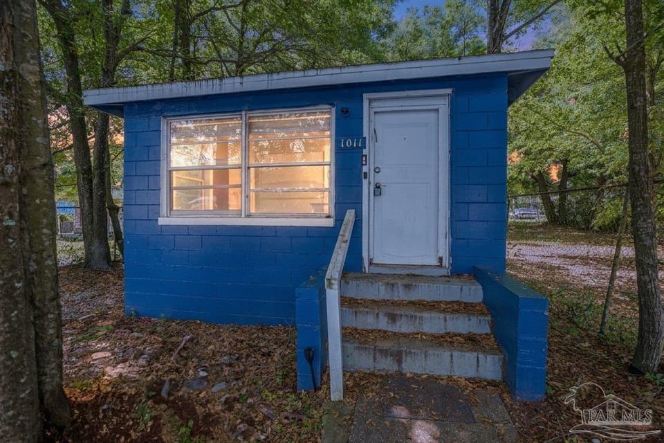 1011 W Hatton St, Pensacola FL 32526 photo 1
