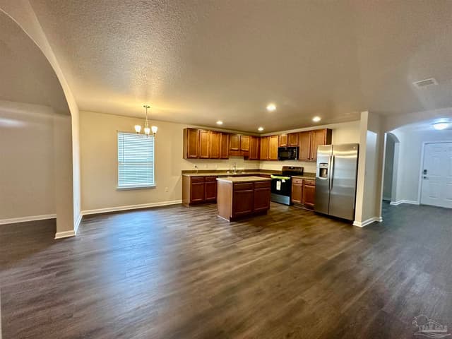 186 Creekview Dr, Pensacola FL 32503 photo 2