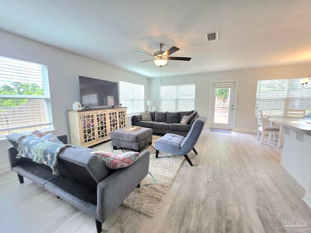 380 Hilburn Ln, Pensacola FL 32504 photo 6