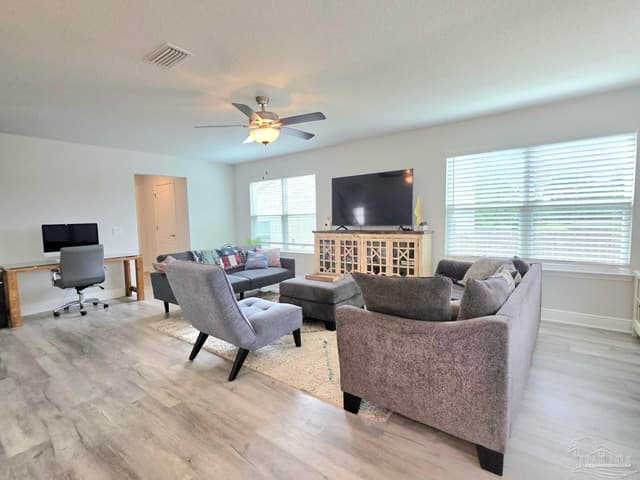 380 Hilburn Ln, Pensacola FL 32504 photo 7