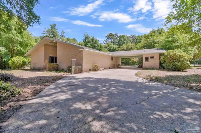 8033 Hendrix Ave, Pensacola FL 32514 exterior