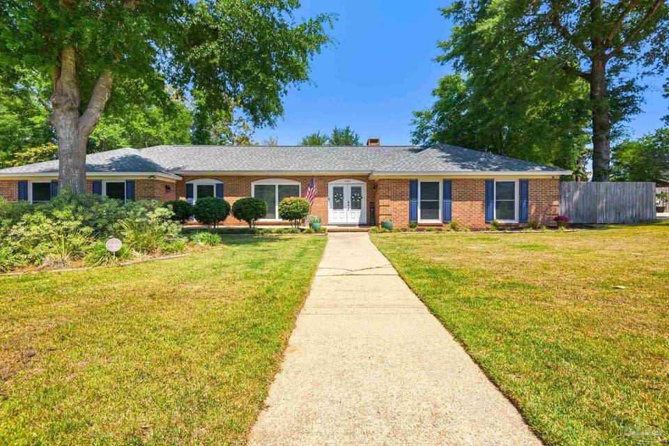 2102 Semur Rd, Pensacola FL 32503 photo 1