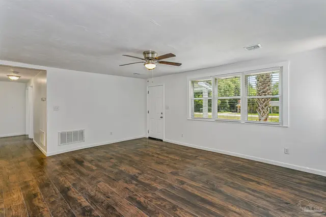 7245 Lockhart St property photo