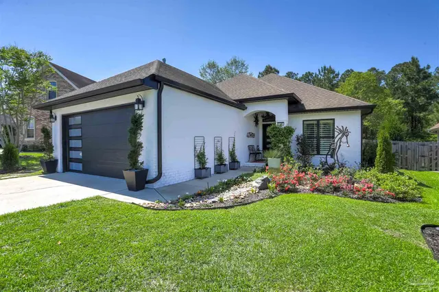 8725 Rush Ln, Pensacola FL 32526 exterior