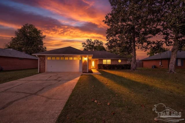 412 Strandview Dr property photo