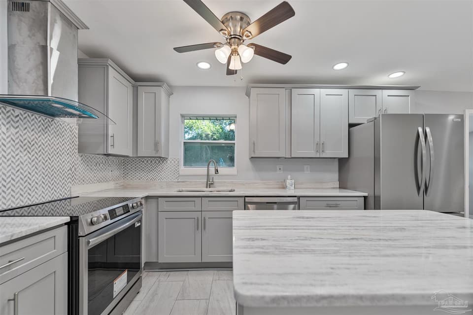 212 Shadow Lawn Ln, Pensacola FL 32507 photo 1