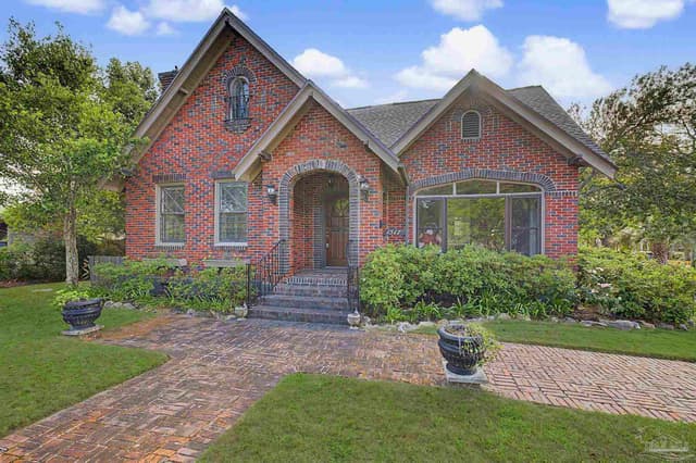 1517 N Spring St, Pensacola FL 32501 exterior
