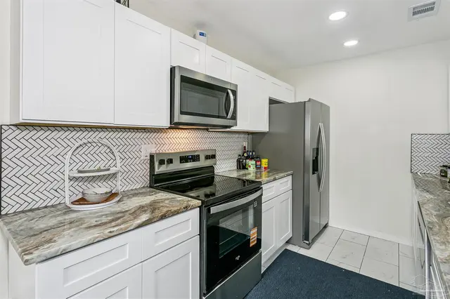 6015 Born Ct property photo