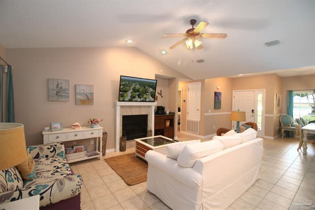 6495 Flagler Dr, Gulf Breeze FL 32563 exterior