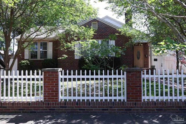 1540 N Spring St, Pensacola FL 32501 exterior