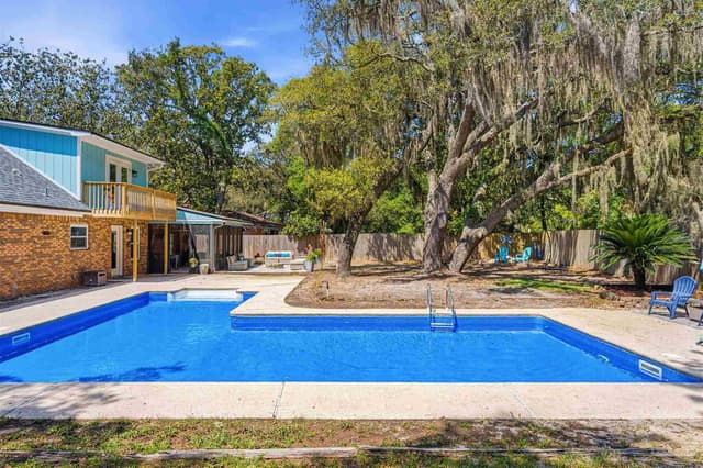 1555 Oak Shore Dr, Gulf Breeze FL 32563 photo 2