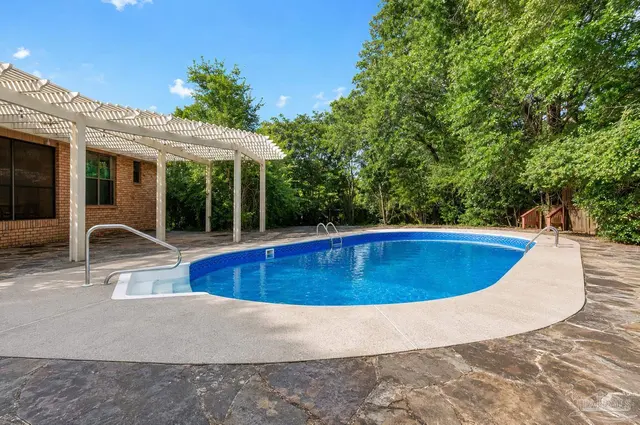 2251 Oxford Dr property photo