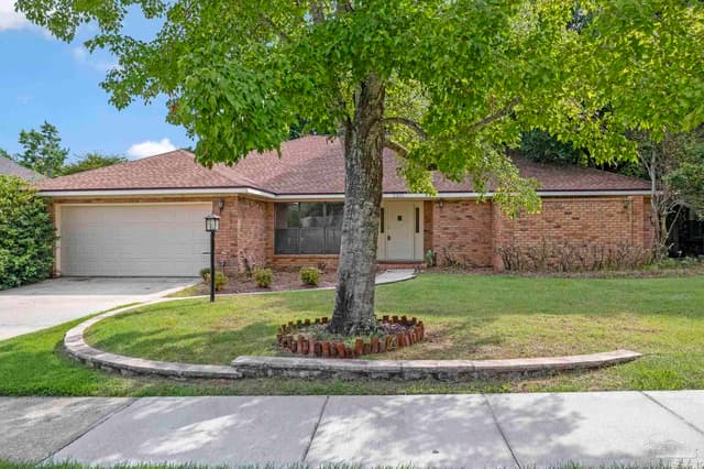 2251 Oxford Dr, Pensacola FL 32503 exterior