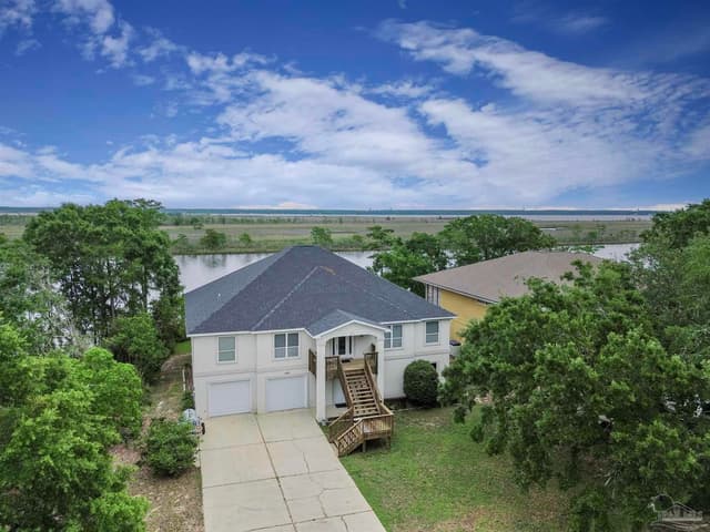2120 Maria Cir property photo