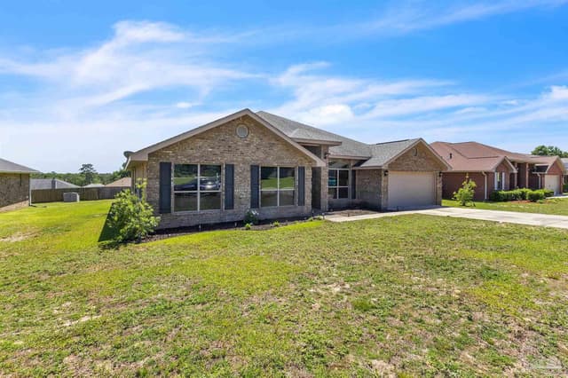 5573 Hannah St, Milton FL 32570 photo 2