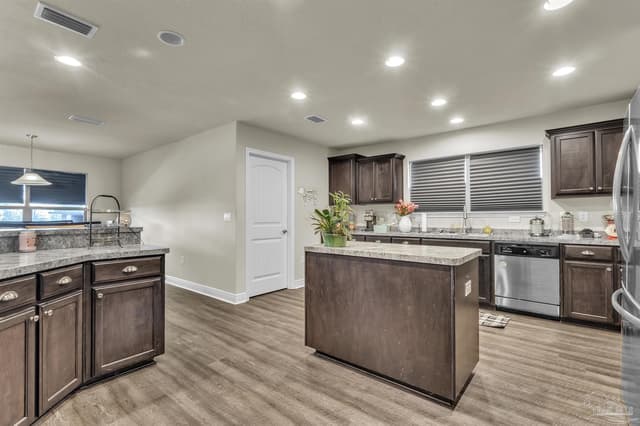 5573 Hannah St property photo