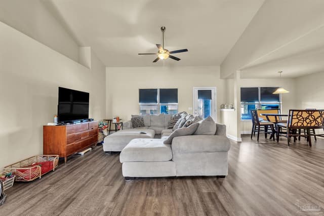 5573 Hannah St, Milton FL 32570 photo 8