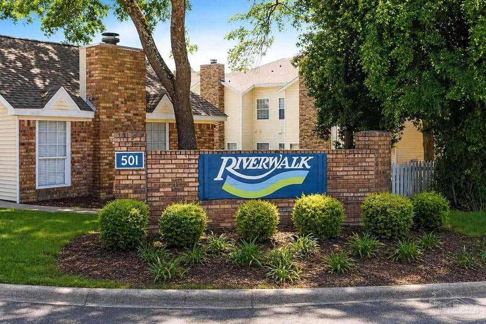501 E Burgess Rd # 10, Pensacola FL 32504 photo 1