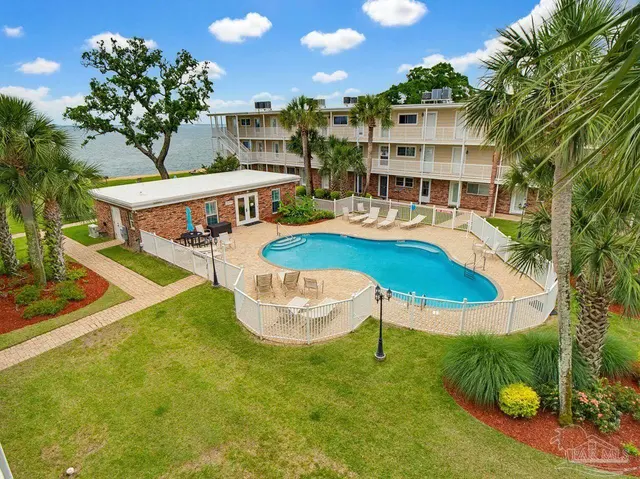 710 Scenic Hwy # 209 property photo