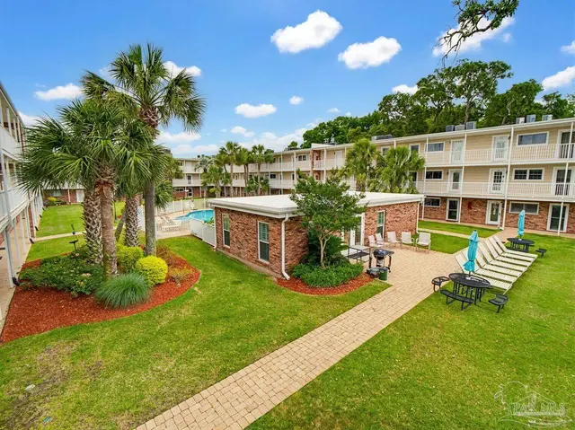 710 Scenic Hwy # 209 property photo