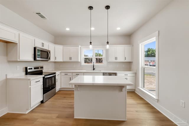 713 N F St, Pensacola FL 32501 photo 7