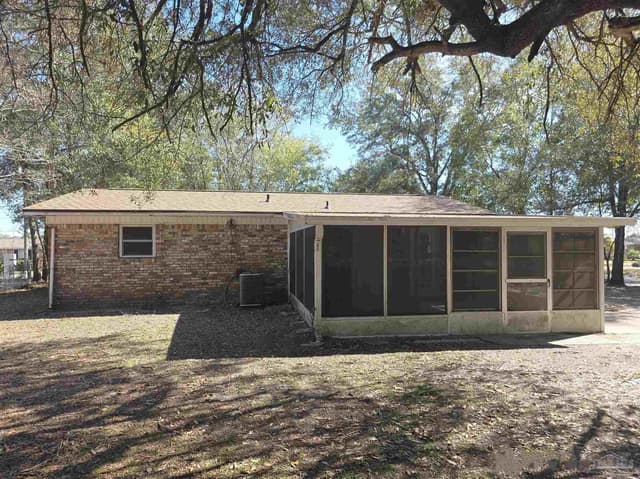 7100 Windsor Oak Dr, Pensacola FL 32526 photo 2