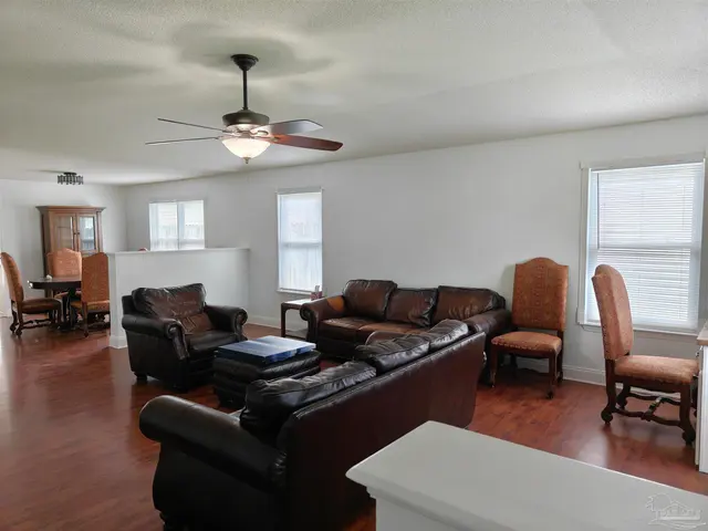 2436 Gulf Breeze Ave property photo