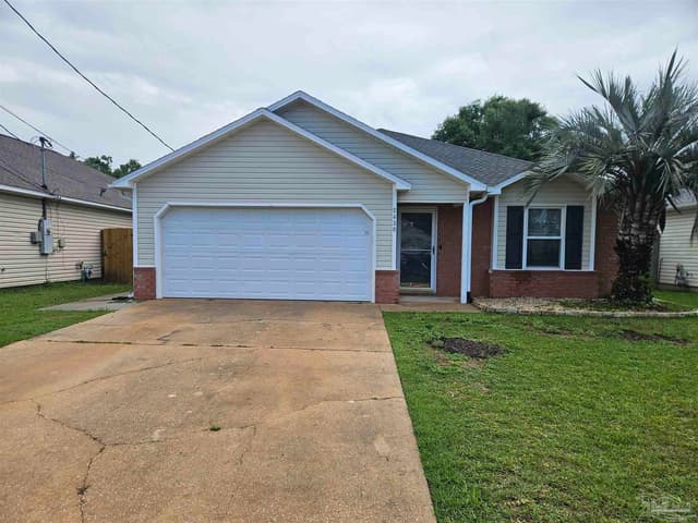2436 Gulf Breeze Ave, Pensacola FL 32507 exterior