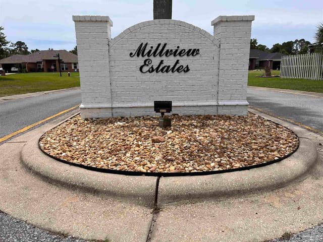 618 Ripsaw Ln, Pensacola FL 32506 exterior