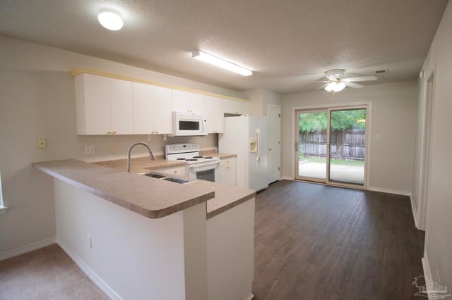 1057 Antigua Cir, Pensacola FL 32506 photo 8