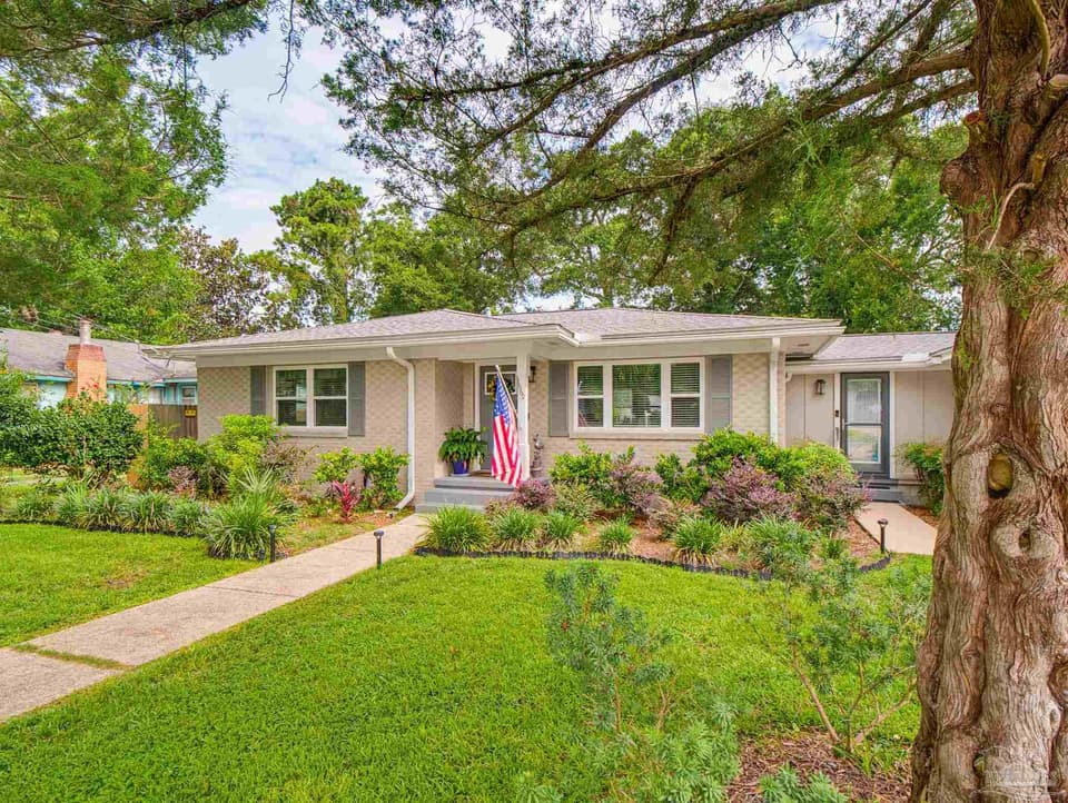 1660 E Cross St, Pensacola FL 32503 photo 1