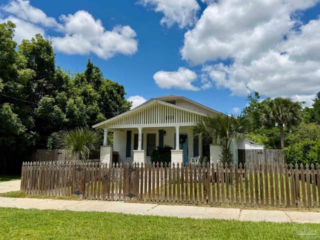 1012 E Strong St, Pensacola FL 32501 exterior