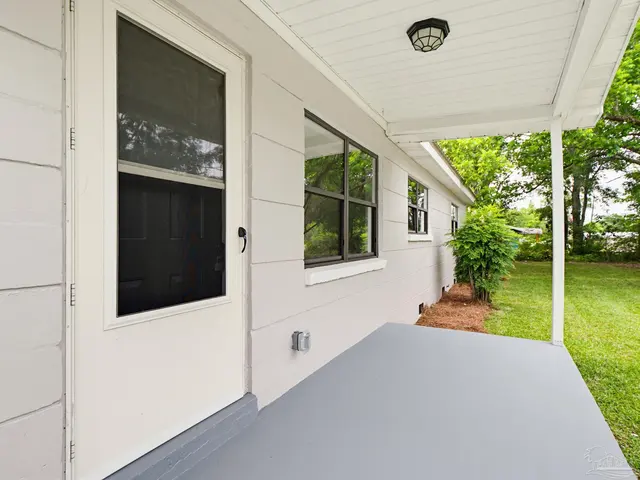 125 Madrid Rd property photo