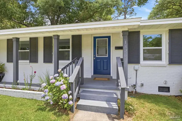 1826 Peyton Dr, Pensacola FL 32503 exterior