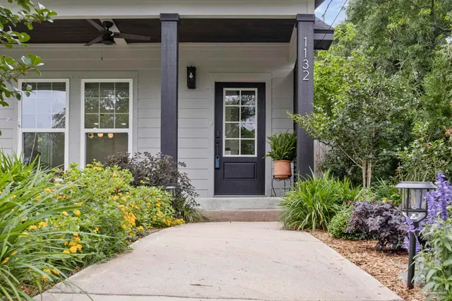 1132 I St property photo
