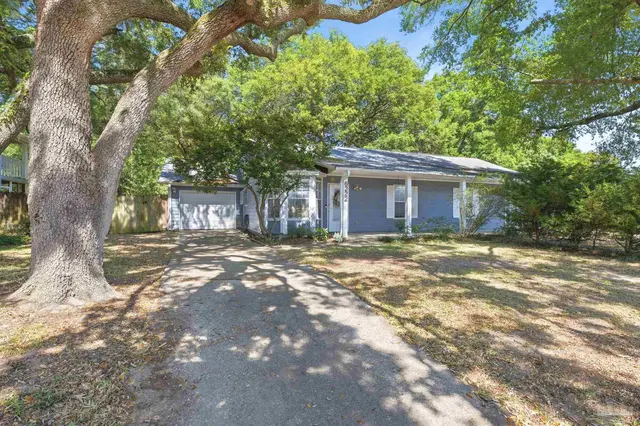 6222 Chablis Ln property photo