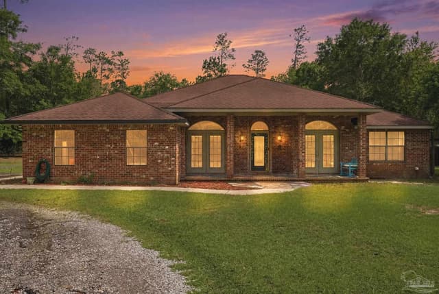 5111 Pilgrim Trl W, Molino FL 32577 exterior
